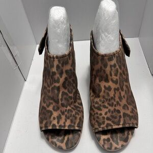 ❤️5 For $20❤️ Nurture Women’s Animal Print Wedges

Size 6 1/2